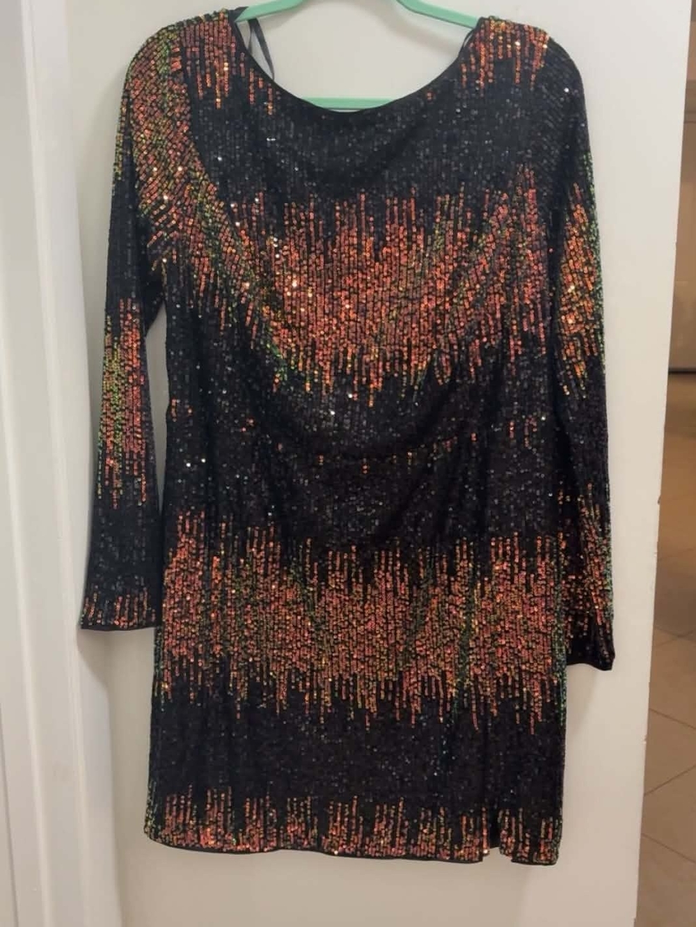 Miss Avenue Black Sequin Long-Sleeve Cocktail Dress w/ Iridescent Orange XL
